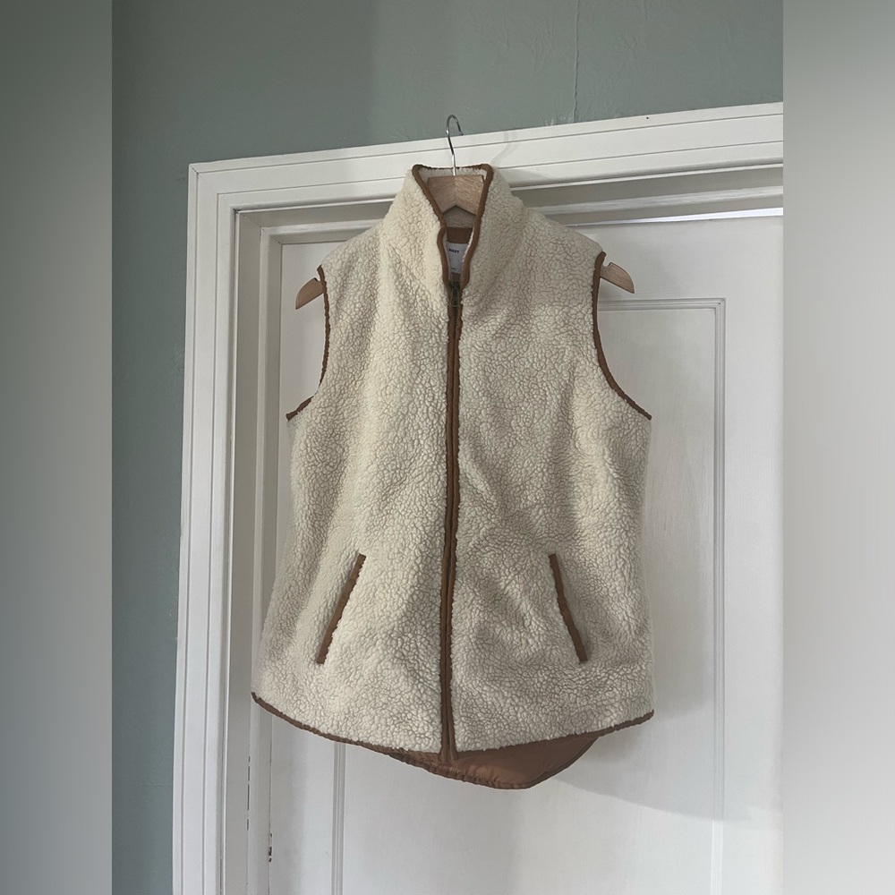 Cream fuzzy vest